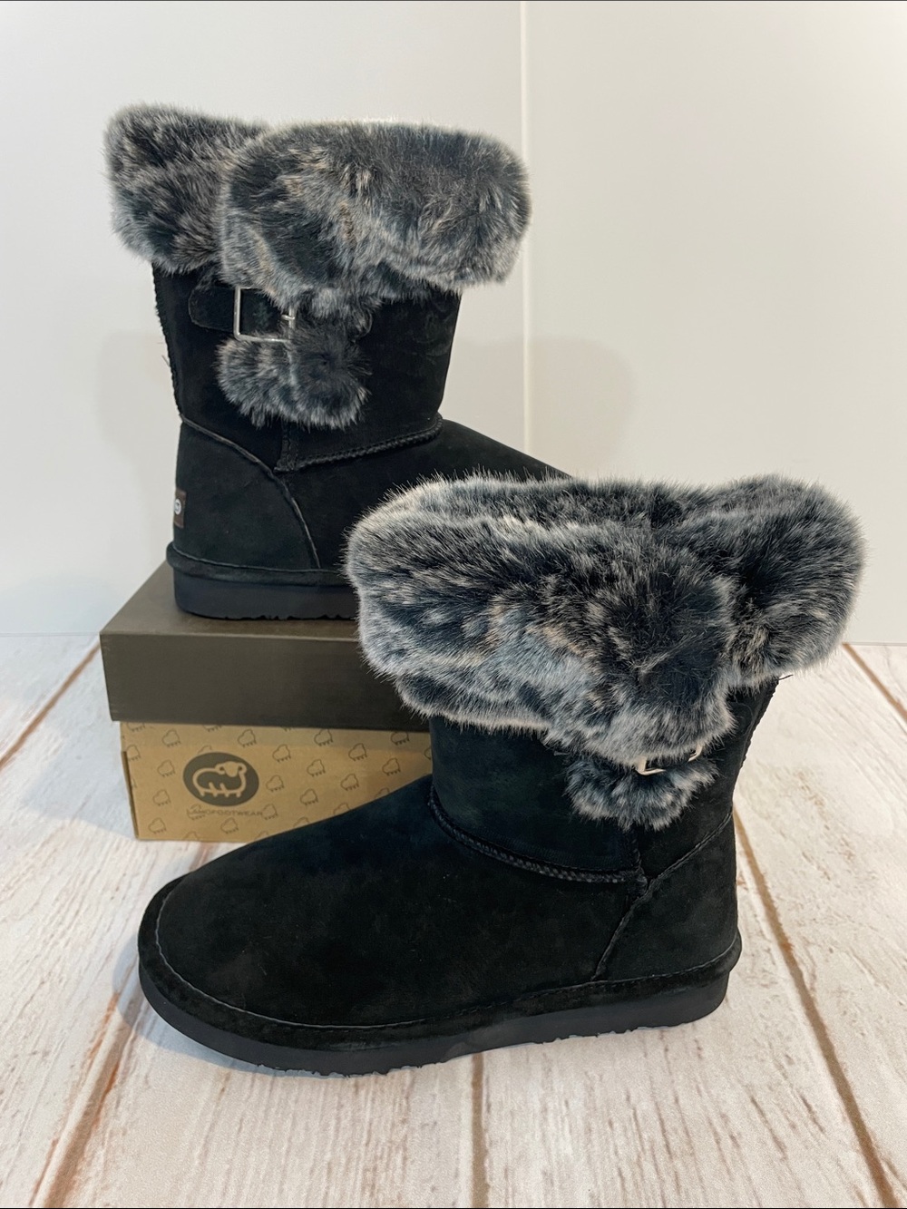 NEW Lamo Black Suede Boots Size 7 Faux Fur Lining Leather Cozy Winter Boots